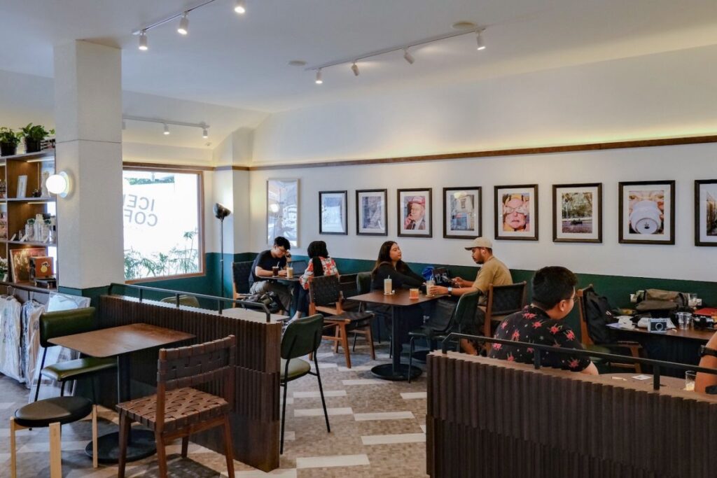 cafe Harapan Indah Bekasi
